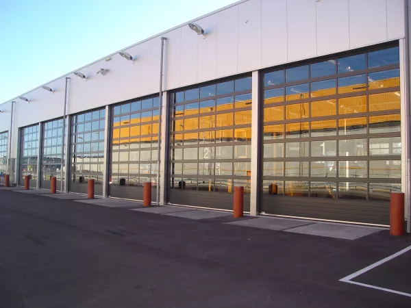 access-systems-portes-sectionnelles-industrielles-vitree-1